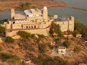 Sardar Samand Lake & Palace