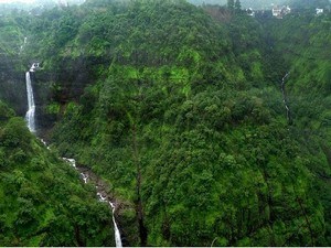 tourist places near mumbai in summer