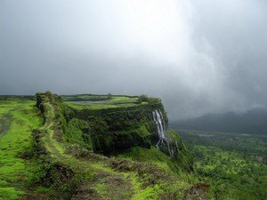 tourist places near pune within 100 km