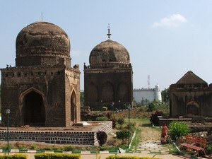 Barid Shahi Tombs