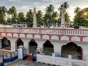 Meeran Mosque / Meerapalli