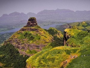 tourist place near mumbai airport