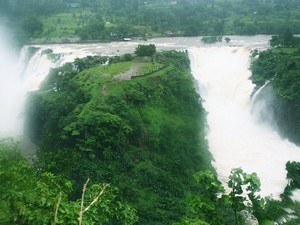 best tourist destination near mumbai