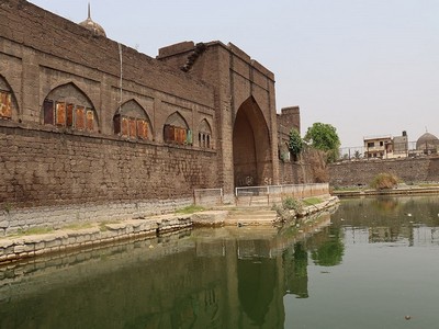 Taj Bawdi