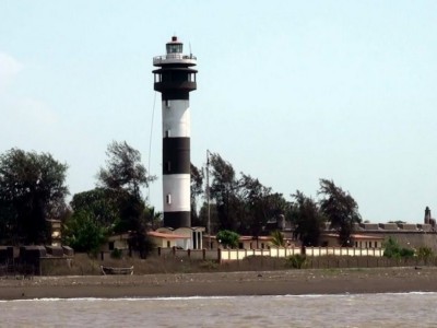 Daman Lighthouse & Beach