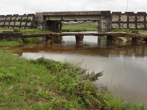 Thlumuwi Stone Bridge & Falls