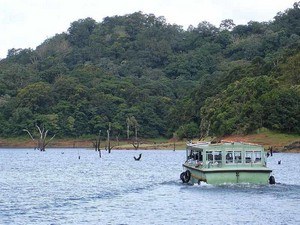 places to visit between munnar and alleppey