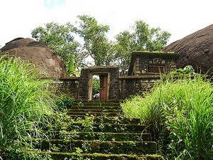 Thrikkakkudi Rock-Cut Temple - Kaviyoor