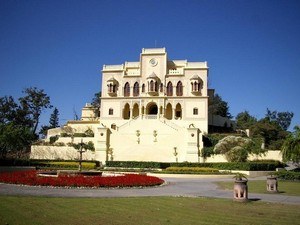 best places to visit with family near delhi