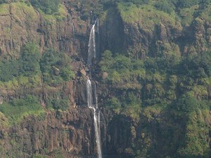 maharashtra tourist places on map