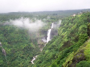 Lingmala Waterfall