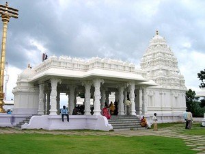 nearest places to visit from hyderabad