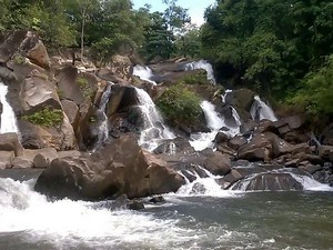 Polluru Waterfalls / Mothugudem Falls