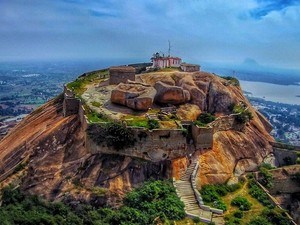 Gudibande Fort & Bhairasagar Lake