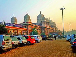 tourist places near lucknow within 100 km