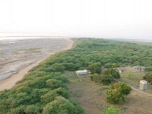 Piram Bet Island