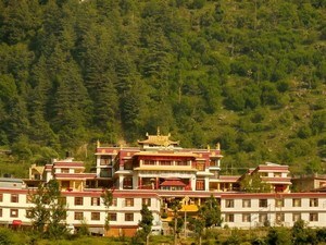 Dhakpo Shedrupling Monastery / Kais Monastery Dhakpo Shedrupling Monastery / Kais Monastery