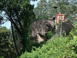 Munikkal Cave Temple