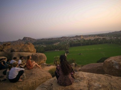Hippie Island / Virapapur Gadde
