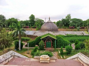 Purjan Vihar / Company Garden