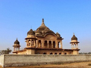 tourist places near mehrauli delhi