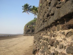 places to visit near mumbai for long weekend