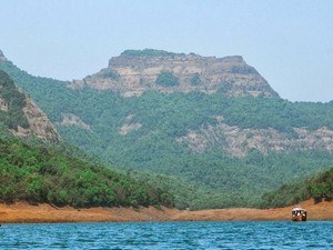 maharashtra tourist places on map