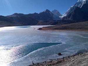 Gurudongmar / Guru Dongmar Lake