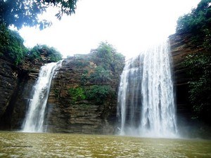 Lakhaniya Dari Waterfalls