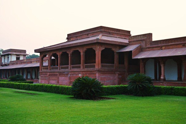 Image result for fatehpur sikri diwan i aam