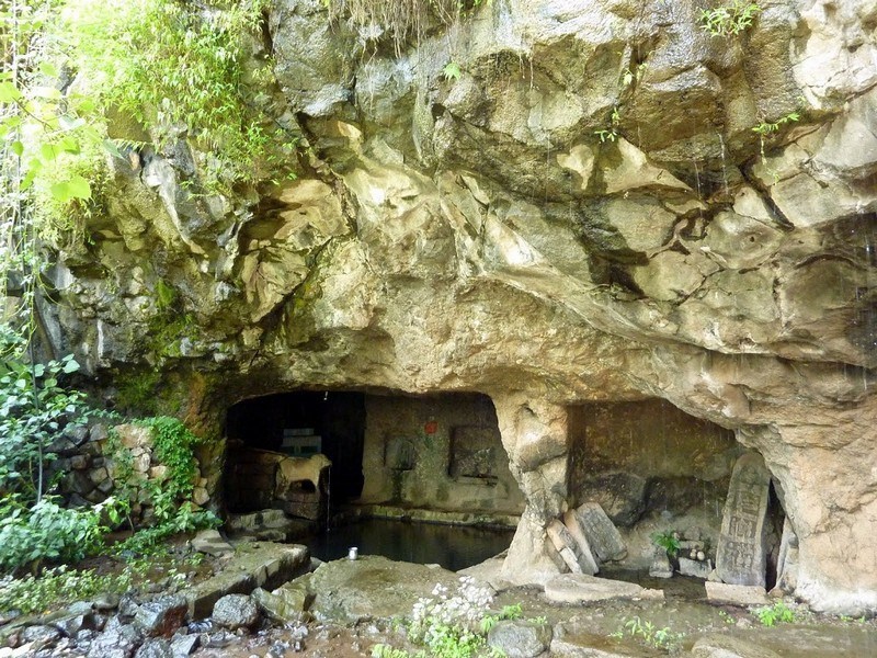 Rajpuri Caves