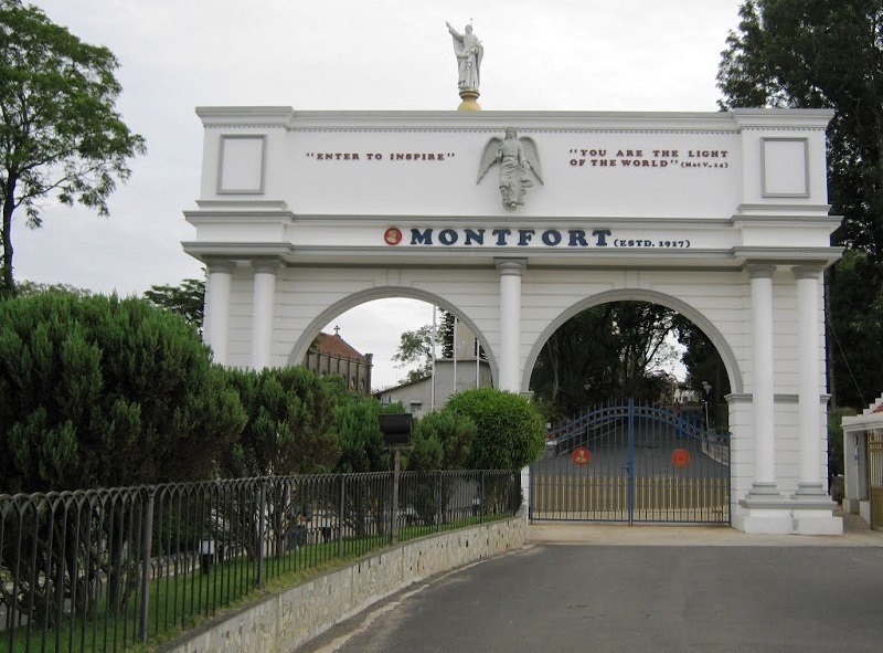 Montfort School