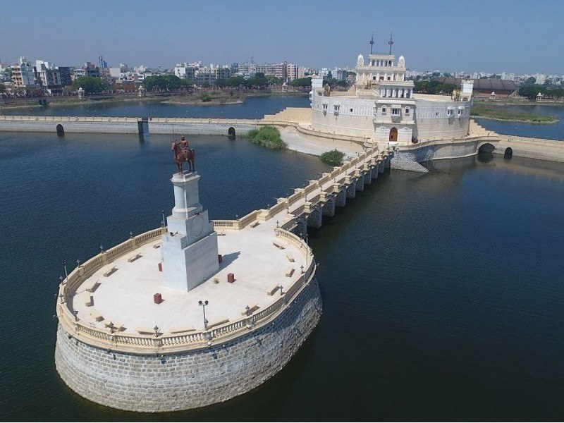 Lakhota Lake & Palace, Jamnagar - Timings, History, Best time to visit