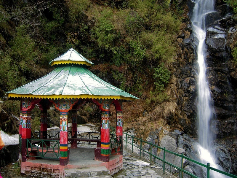 Kyongnosla Waterfall & Alpine Sanctuary