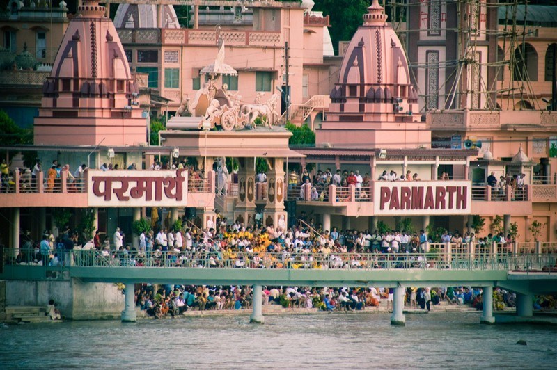 Parmarth Niketan, Rishikesh - Timings, History, Pooja & Aarti ...