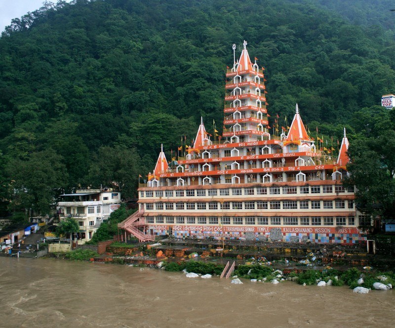 Tera Manzil Temple / Kailash Niketan Temple
