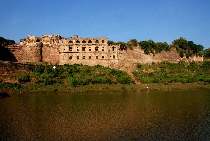 tourist places near burhanpur