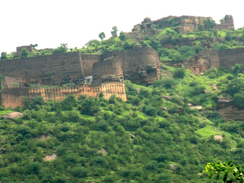 Khandar Fort