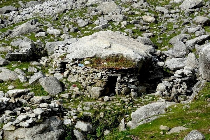 Illaqa / Lahesh Cave Trek