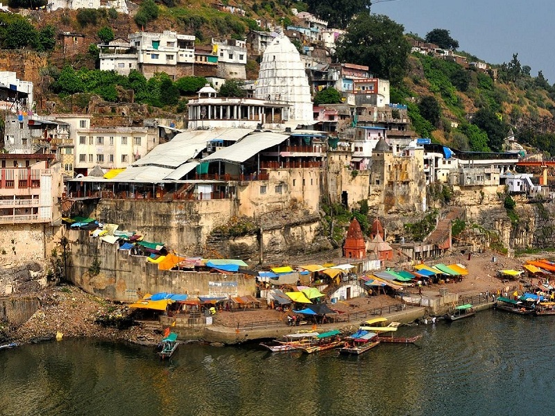 places to visit near omkareshwar within 50 km