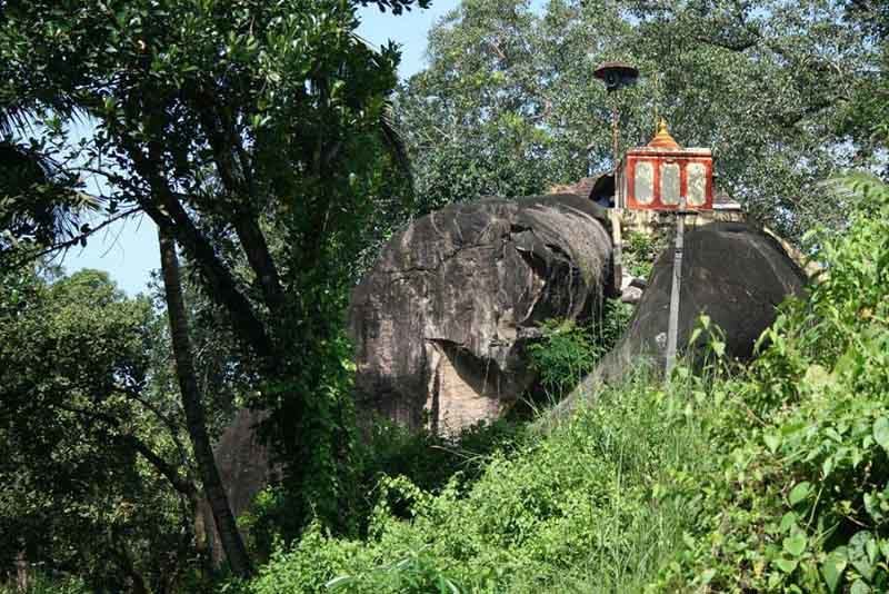 Munikkal Cave Temple