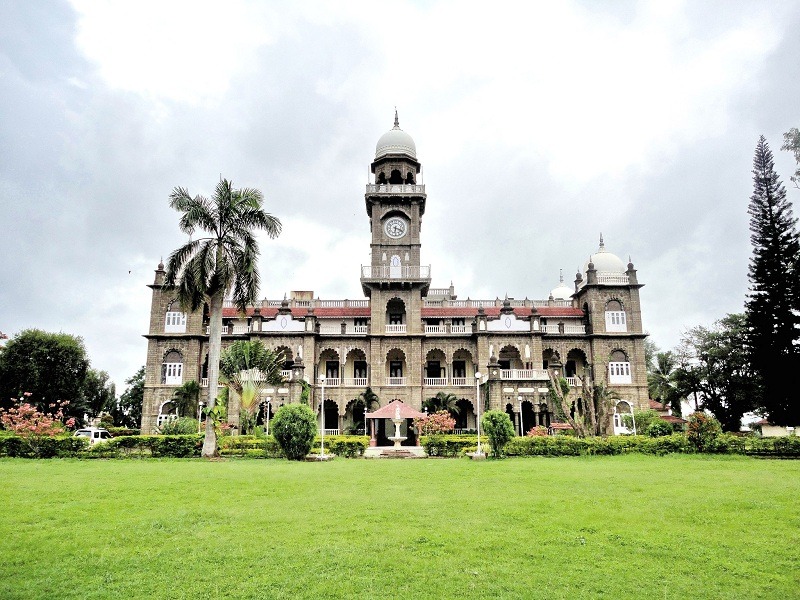 Sheesh Mahal, Lucknow