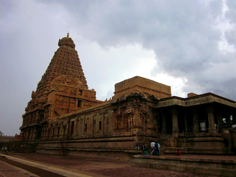 distance between 2 places in tamil nadu temples