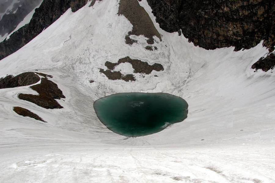 Roopkund_Lake