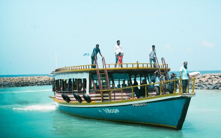 carrier travel maldives