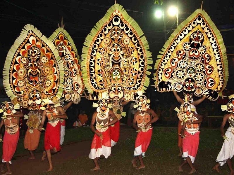 Kadammanitta_Padayani