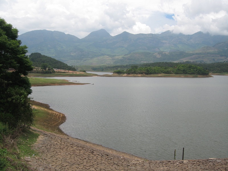 tourist spots in munnar