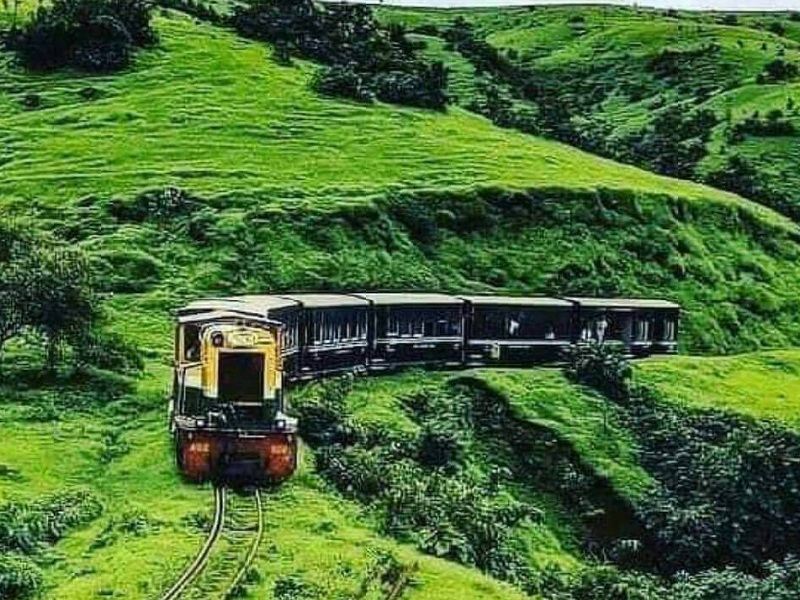 places to visit in india by train