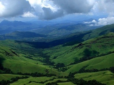 places to visit 300 kms from bangalore
