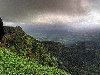 tourist places in india for monsoon